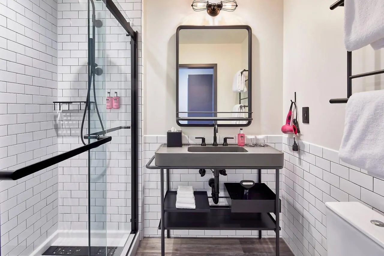 Moxy Columbus Short North Hotel
